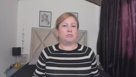 Snapshot of monicapink_ chatting on 2, 2, 2026 Mony online show from 2, 2, 2026