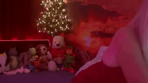 Snapshot of monicutex chatting on 8, 1, 2025 Monika    online show from 8, 1, 2025