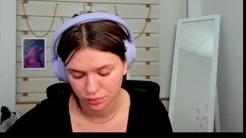 Monika online show from 28, 1, 2025