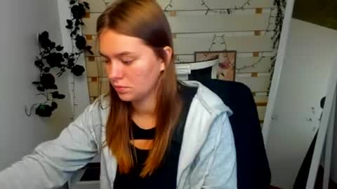 Monika online show from 10, 7, 2026