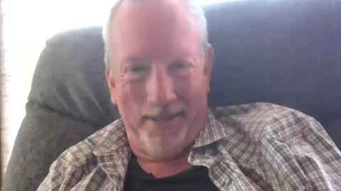 Snapshot of monkeedance chatting on 12, 10, 2025 Monkee Dance online show from 12, 10, 2025