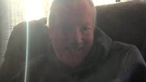 Snapshot of monkeedance chatting on 25, 11, 2025 Monkee Dance online show from 25, 11, 2025