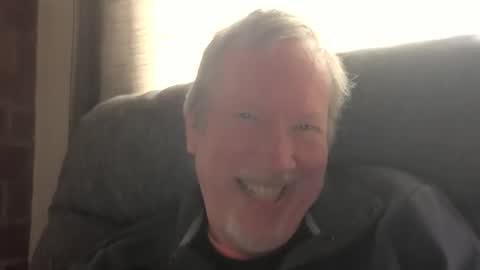 Snapshot of monkeedance chatting on 15, 12, 2025 Monkee Dance online show from 15, 12, 2025