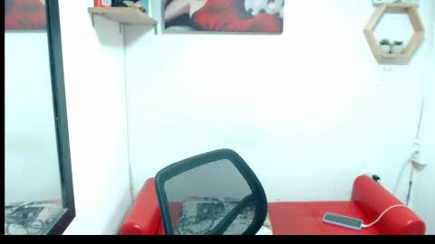 Snapshot of monserrat_diva chatting on 19, 5, 2026 monserrat_diva online show from 19, 5, 2026