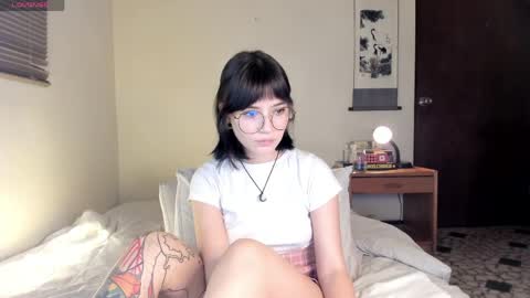 Snapshot of monserrat_gil chatting on 16, 5, 2026 Monserrat Gil onlyfans online show from 16, 5, 2026