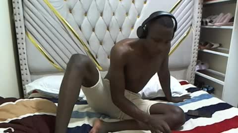 Snapshot of monstrous_cock1 chatting on 8, 4, 2026 monstrous_cock1 online show from 8, 4, 2026