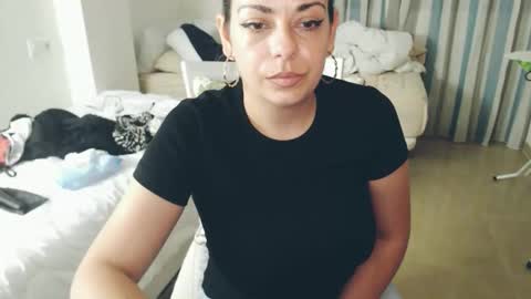 Snapshot of montserrat123 chatting on 30, 4, 2026 Monse online show from 30, 4, 2026