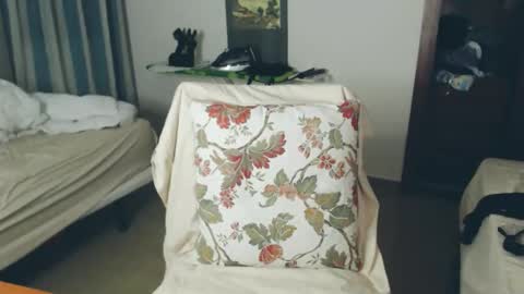 Snapshot of montserrat123 chatting on 15, 5, 2026 Monse online show from 15, 5, 2026