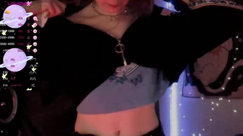 Snapshot of moon__girl chatting on 2, 4, 2026 Roxy online show from 2, 4, 2026