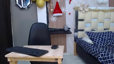 moon_and_fire_ online show from 18, 11, 2025