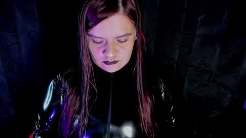 Snapshot of moon_dark520 chatting on 21, 12, 2025 Lilith online show from 21, 12, 2025