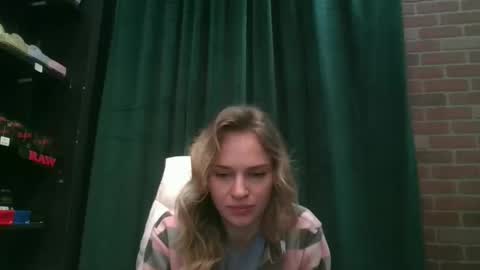 Snapshot of moon_light_girl chatting on 28, 2, 2025 moon_light_girl online show from 28, 2, 2025