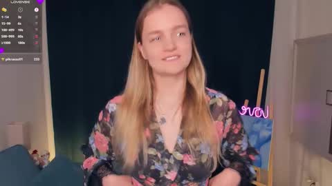 Snapshot of moon_puzzles chatting on 5, 2, 2026 moon_puzzles online show from 5, 2, 2026