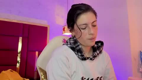 Snapshot of moon_winy chatting on 26, 7, 2026 Winy online show from 26, 7, 2026