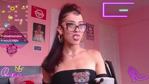 Snapshot of moonfiredance chatting on 8, 5, 2026 Nicky online show from 8, 5, 2026