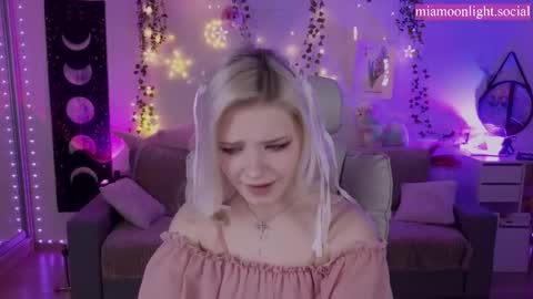 Mia   online show from 8, 3, 2025