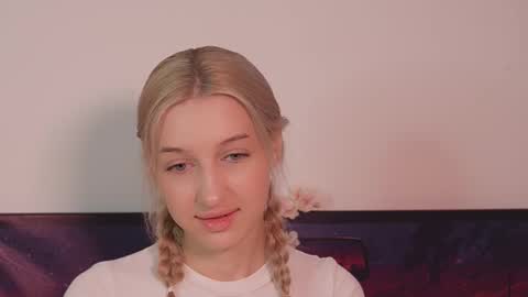 Snapshot of moonliora chatting on 30, 11, 2025 moonliora online show from 30, 11, 2025