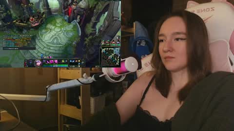 Snapshot of moonlish_siren chatting on 30, 5, 2026 Katrin online show from 30, 5, 2026