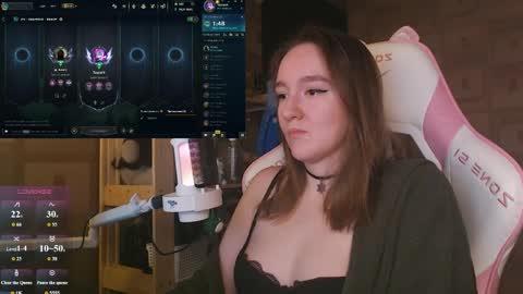 Snapshot of moonlish_siren chatting on 7, 6, 2026 Katrin online show from 7, 6, 2026
