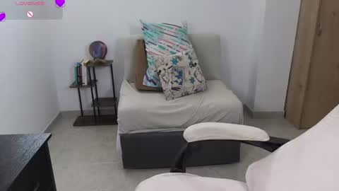 Snapshot of moonwoman_ chatting on 8, 7, 2026 Moon Woman online show from 8, 7, 2026