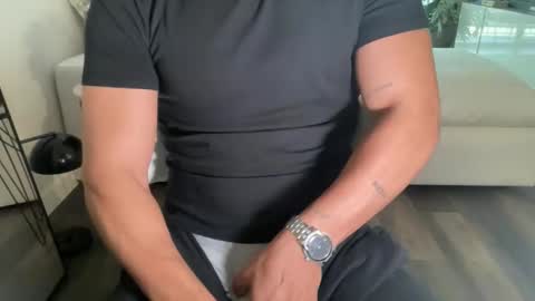 mora594574 online show from 21, 3, 2026