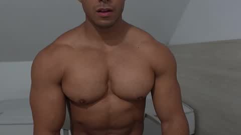 Snapshot of moreno1muscular chatting on 21, 11, 2025 moreno1muscular online show from 21, 11, 2025