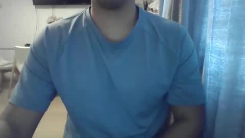 Snapshot of morenolatin19 chatting on 20, 12, 2025 Jos Luis online show from 20, 12, 2025