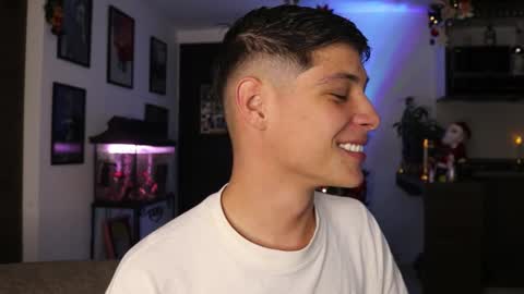 Snapshot of morgan_hiller chatting on 15, 12, 2024 online show from 15, 12, 2024