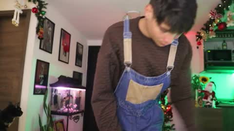 Snapshot of morgan_hiller chatting on 1, 1, 2025 online show from 1, 1, 2025