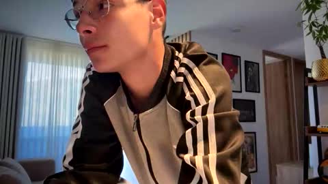 Snapshot of morgan_hiller chatting on 5, 10, 2025 online show from 5, 10, 2025