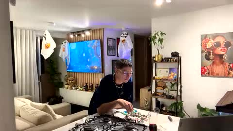 Snapshot of morgan_hiller chatting on 1, 11, 2025 online show from 1, 11, 2025