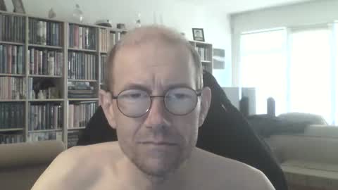 Snapshot of moviem1978 chatting on 7, 5, 2026 Frederik online show from 7, 5, 2026