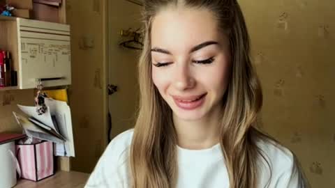 Stella online show from 15, 4, 2026