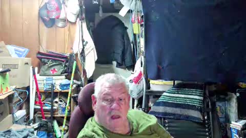 Snapshot of mr_canoe_licker_69 chatting on 2, 1, 2025 mr_canoe_licker_69 online show from 2, 1, 2025