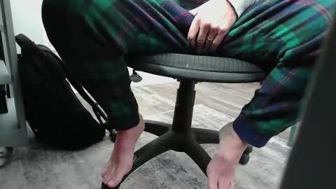 Snapshot of mr_e_solved chatting on 22, 12, 2025 just me online show from 22, 12, 2025