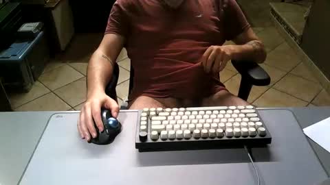 Snapshot of mr_kaa chatting on 5, 5, 2026 mr_kaa online show from 5, 5, 2026