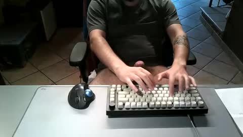 Snapshot of mr_kaa chatting on 24, 5, 2026 mr_kaa online show from 24, 5, 2026