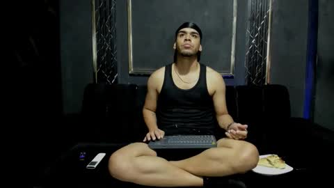 mr_maximo online show from 25, 11, 2025