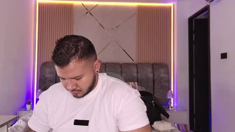 MIKEE online show from 31, 5, 2026
