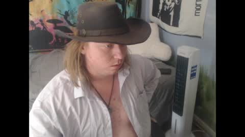 mr_strawberry online show from 4, 4, 2026