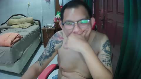 Snapshot of mr_thick89 chatting on 19, 10, 2025 mr_thick89 online show from 19, 10, 2025