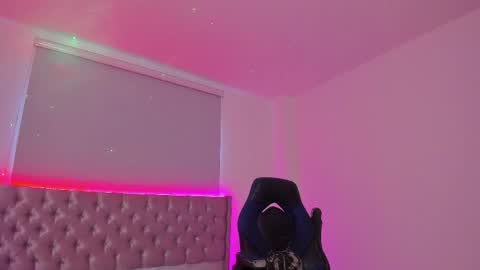 Snapshot of mr_twix01 chatting on 21, 10, 2025 Diego online show from 21, 10, 2025