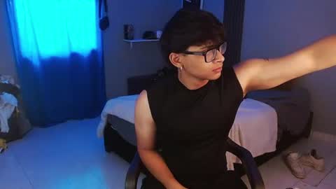 Snapshot of mr_yisuz chatting on 15, 7, 2026 yisuz online show from 15, 7, 2026