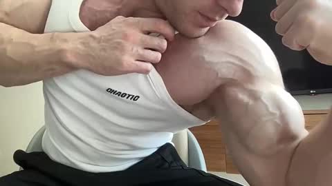 Mrbiceps23 online show from 9, 1, 2025