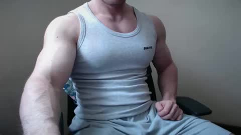 Snapshot of mrbiceps_23 chatting on 20, 5, 2026 Mrbiceps23 online show from 20, 5, 2026