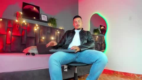 Mr Fox online show from 5, 2, 2026