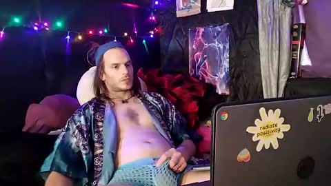 Snapshot of mrkinksized chatting on 26, 1, 2025 MrKinkSized online show from 26, 1, 2025