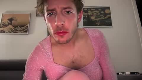 Snapshot of mrmooser42 chatting on 17, 12, 2024 TaleOfLaura online show from 17, 12, 2024