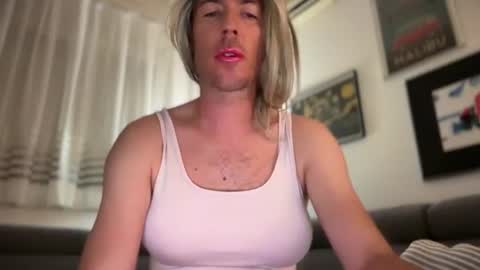 Snapshot of mrmooser42 chatting on 21, 6, 2026 TaleOfLaura online show from 21, 6, 2026