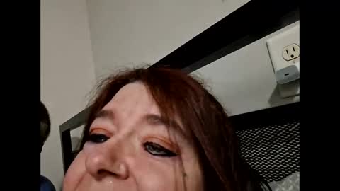 mrnmrsfucks4u online show from 19, 4, 2026